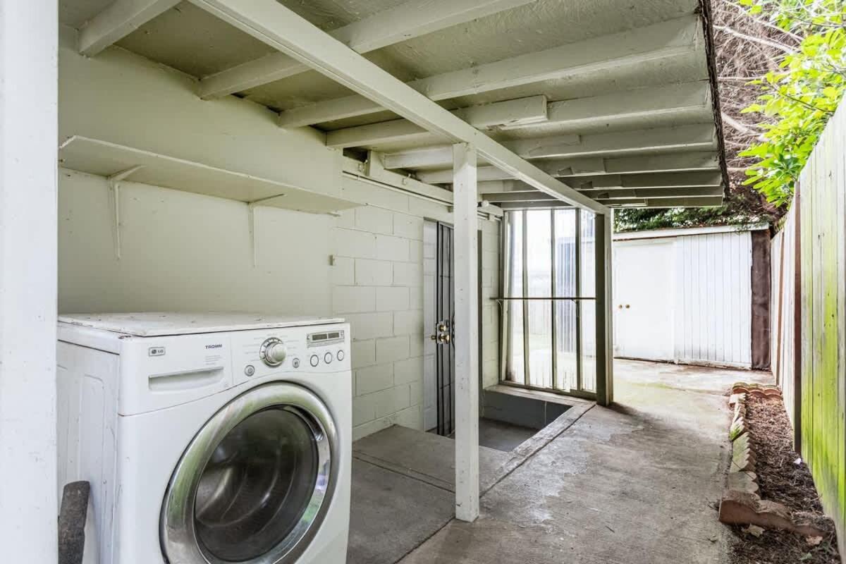 Holiday home Entire In South Workspace And Yard *